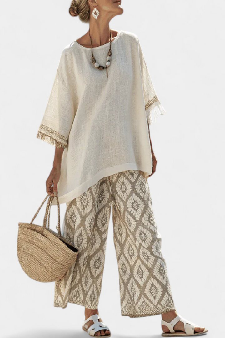 Boho Chic Daisy Sæt: Lang Skjorte og Trykte Bukser for et Distinkt Look