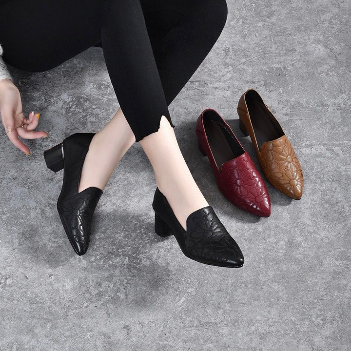 Røskva | Bløde læder broderede pumps
