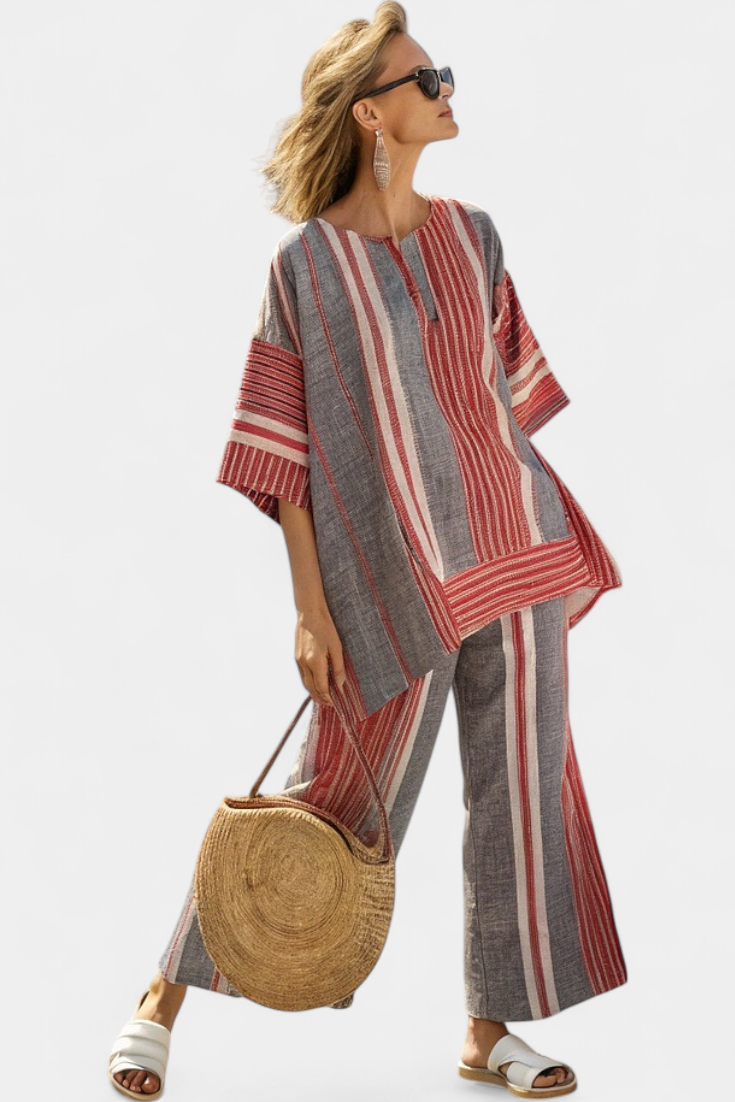 Moderne Oversized Daisy Top med Koralfarvet og Grå Stribet Nederdel – Stilfuld og Behagelig