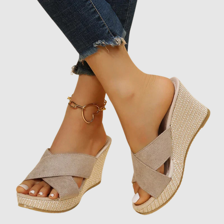Nives™ | Elegante sandaler med kilehæle