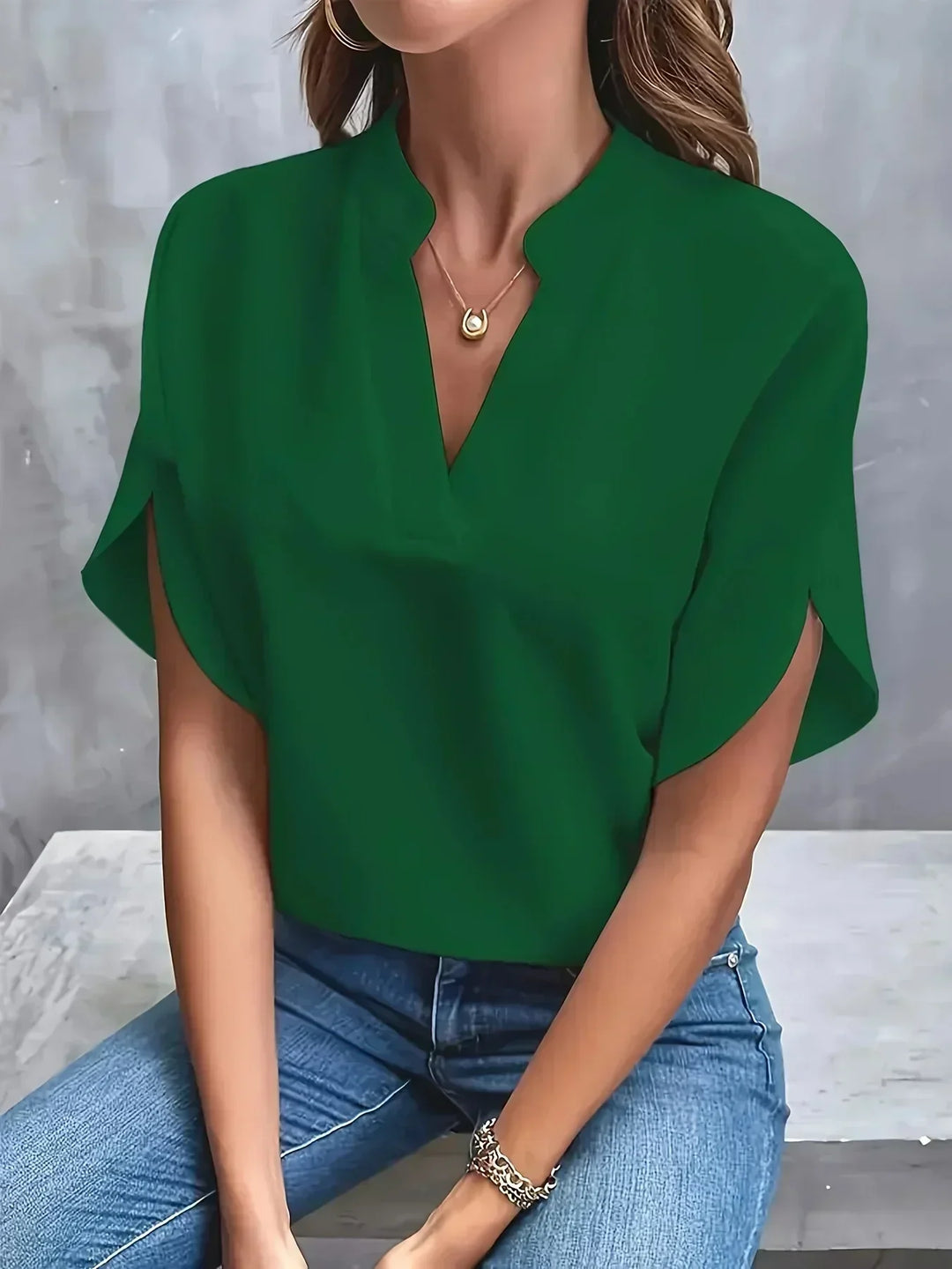 Thalia™ - Elegant V-Hals Bluse